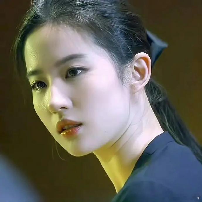 第三种爱情中的刘亦菲美晕世界了…​​​