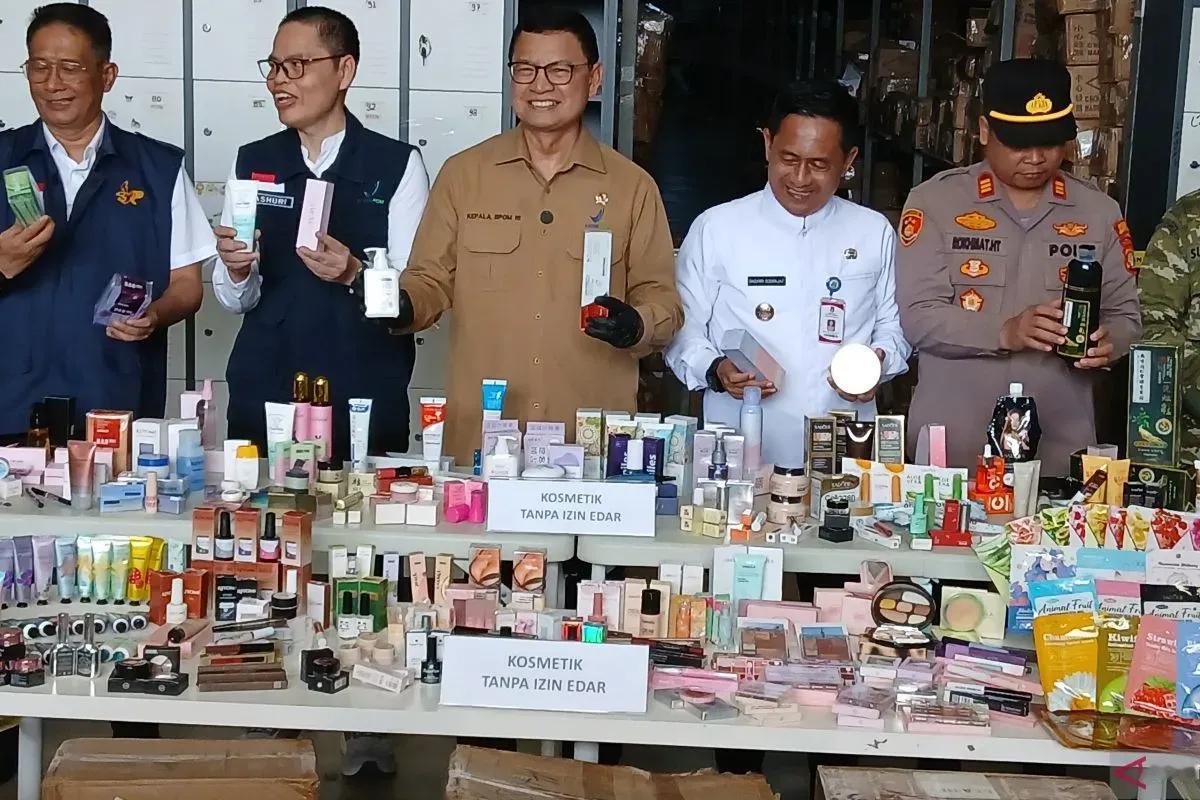 唐格朗中国化妆品仓库突遇检查！208万件产品被查封，货值超千万元，查抄人员露出了