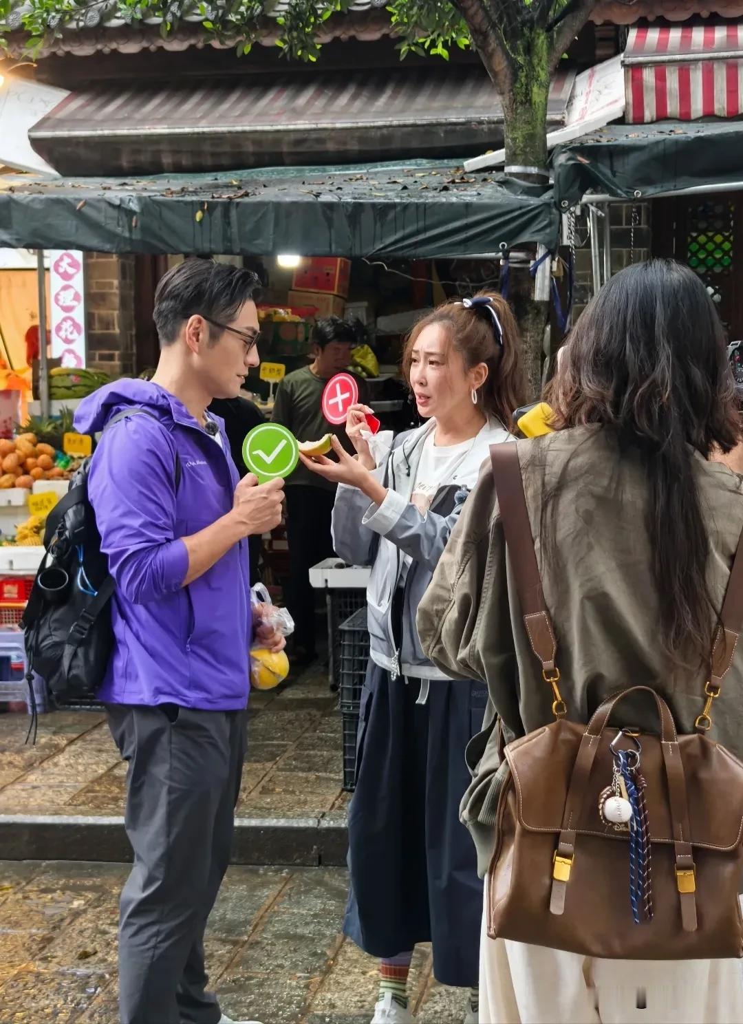 严屹宽和老婆现身大理游玩，果然，法拉利老了还是法拉利，严屹宽这颜值，还是顶级建模