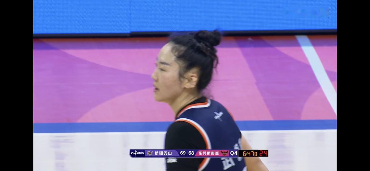 太刺激了！新疆女篮差点击败东莞女篮！在最后时刻没能顶住压力，以82:86惜败！