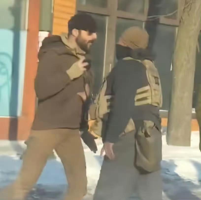 美国ICE又当街随意射杀美国公民！已经是第2起公开案例！今天早上在明尼阿波利