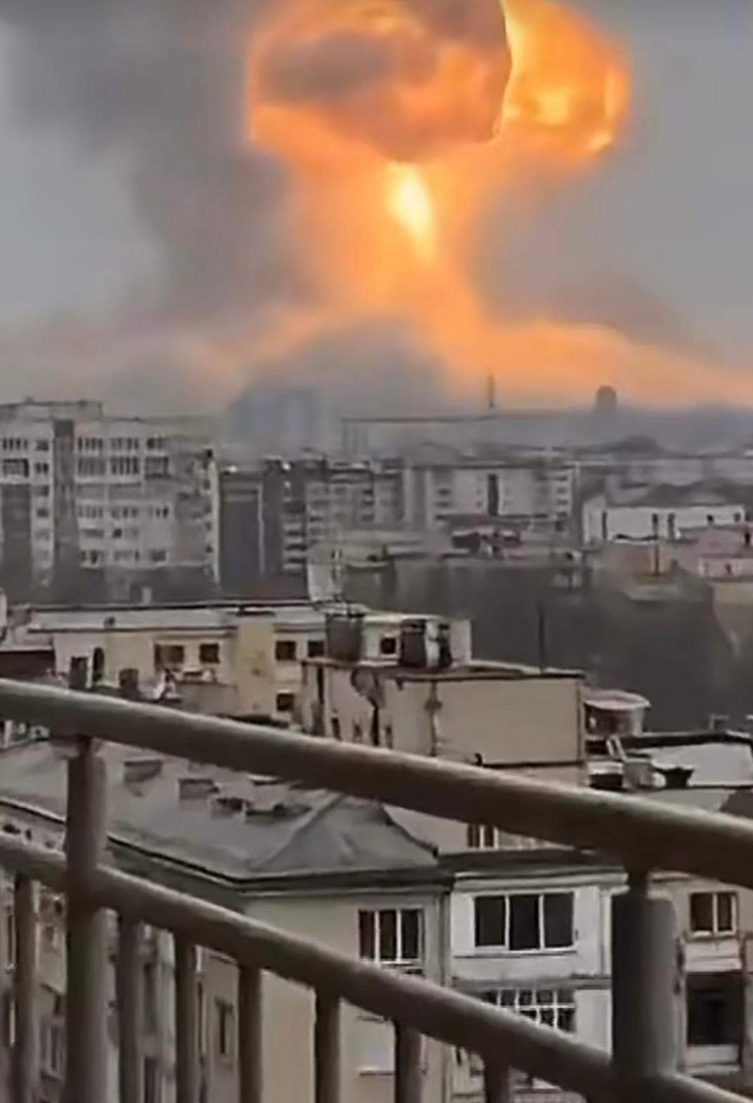 伊朗这回，把天捅了个窟窿伊朗这一次出手，真的是直接把天捅了个大窟窿，整个中