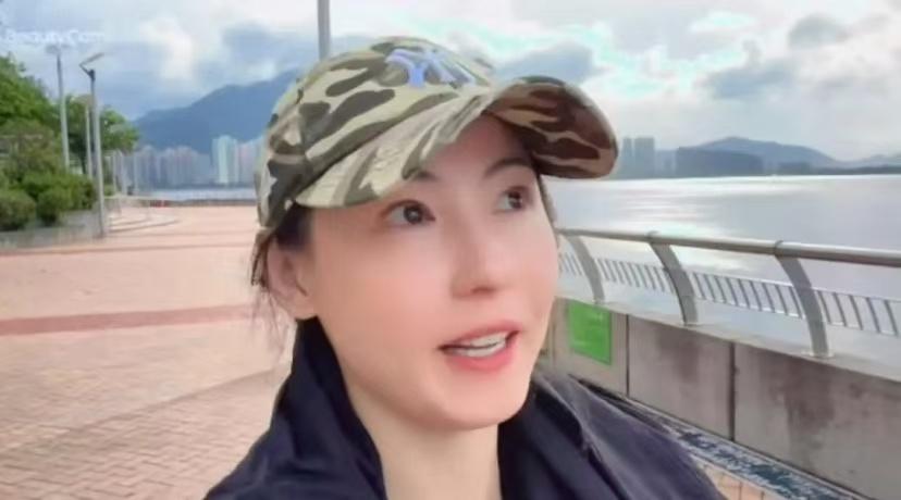 开学才第二天，张柏芝就大吐苦水！看了就让人心疼，9月2日，张柏芝发了一条视频