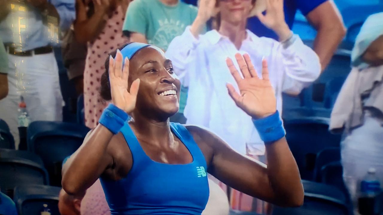 北京时间8月24日8时24分，WTA1000辛辛那提站女单决赛在美国德比中落下帷