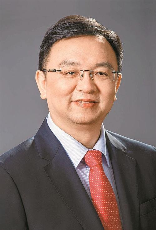 身价千亿的王传福，每周拎水果串门，坚持多年说出来很多人不敢相信，坐拥千亿身