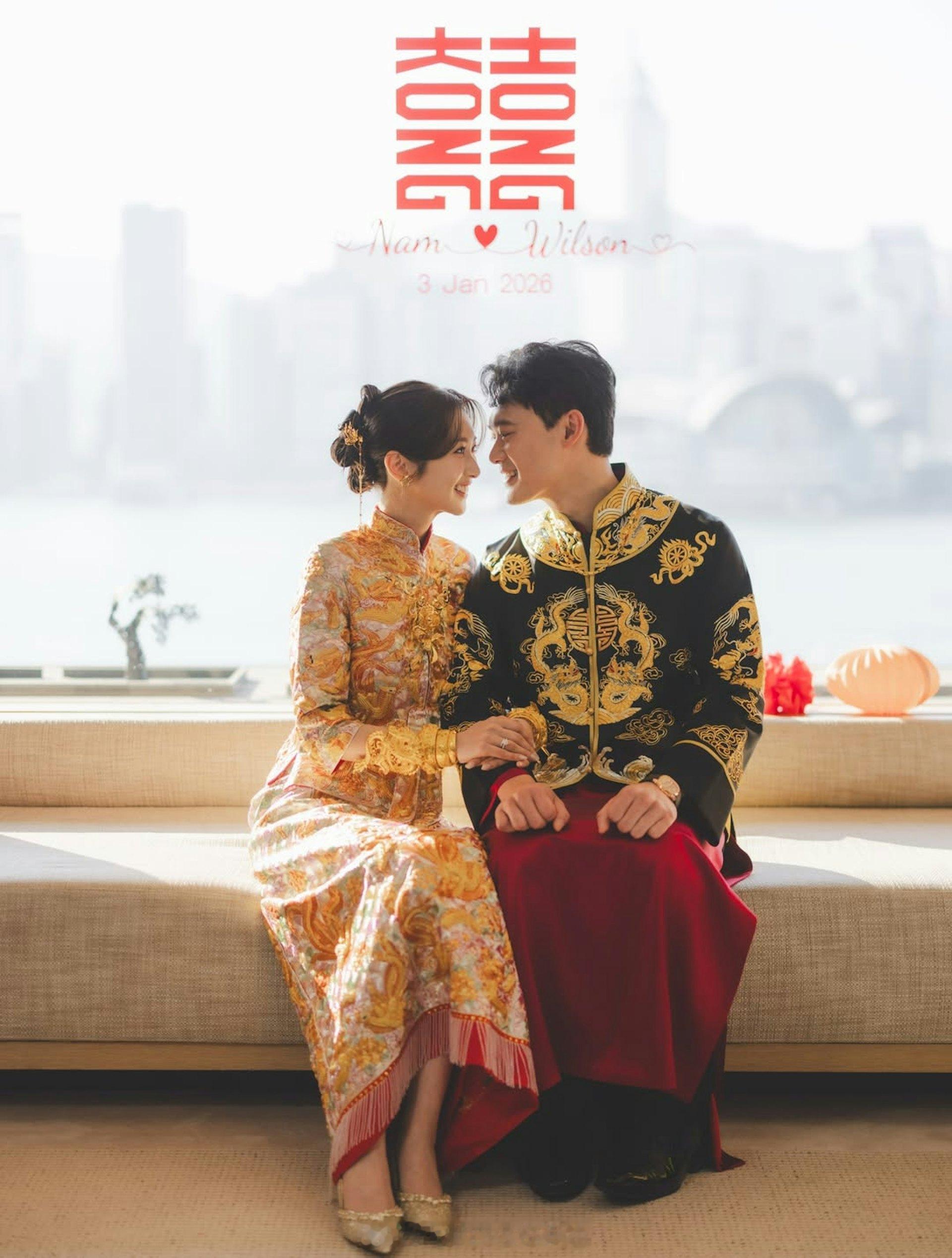 李日朗前女友黄静蓝婚礼化身黄金圣斗士劳斯莱斯豪车出嫁排场十足HOYTV主持人