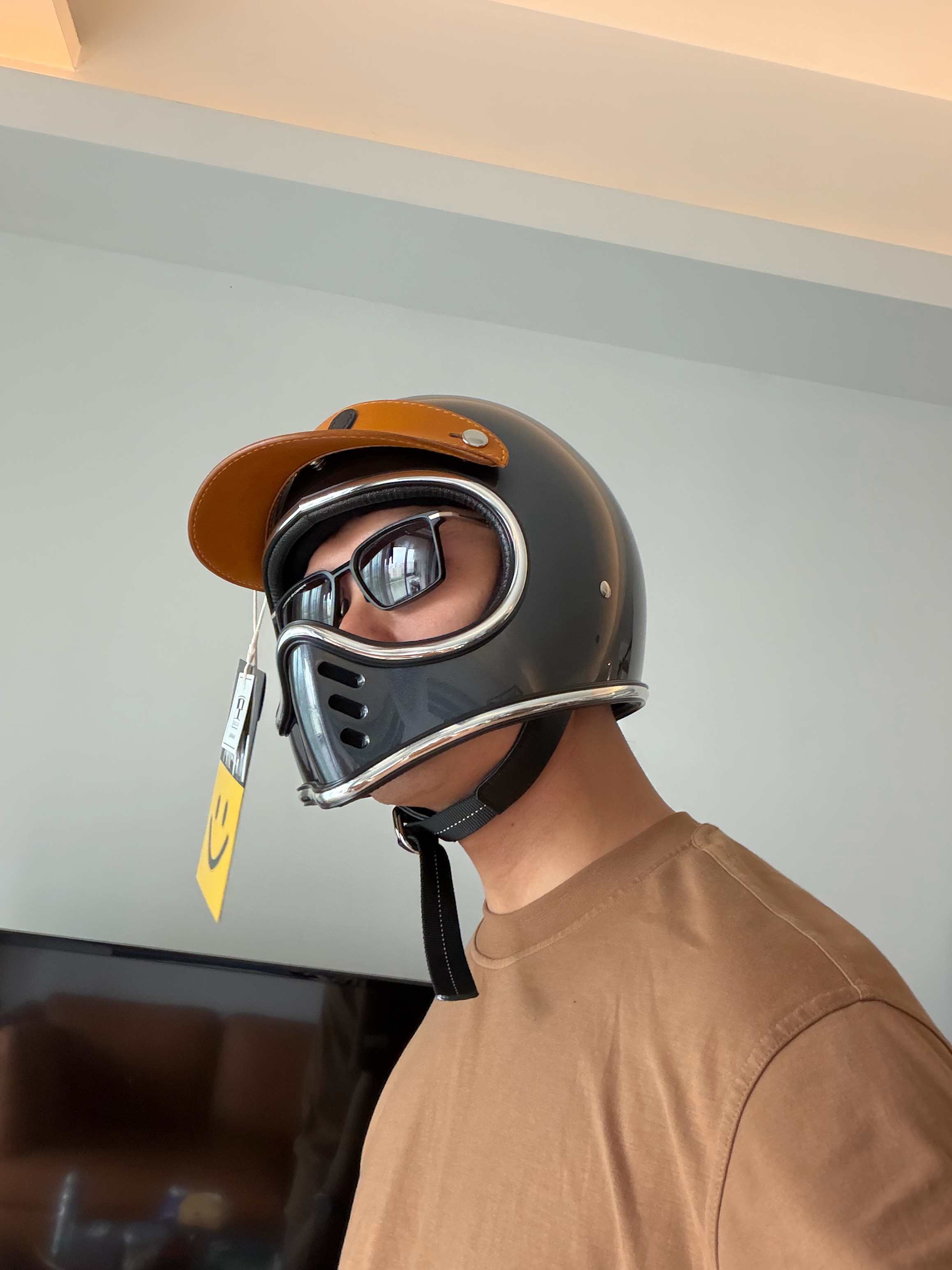 买了个新头盔580，帽檐688