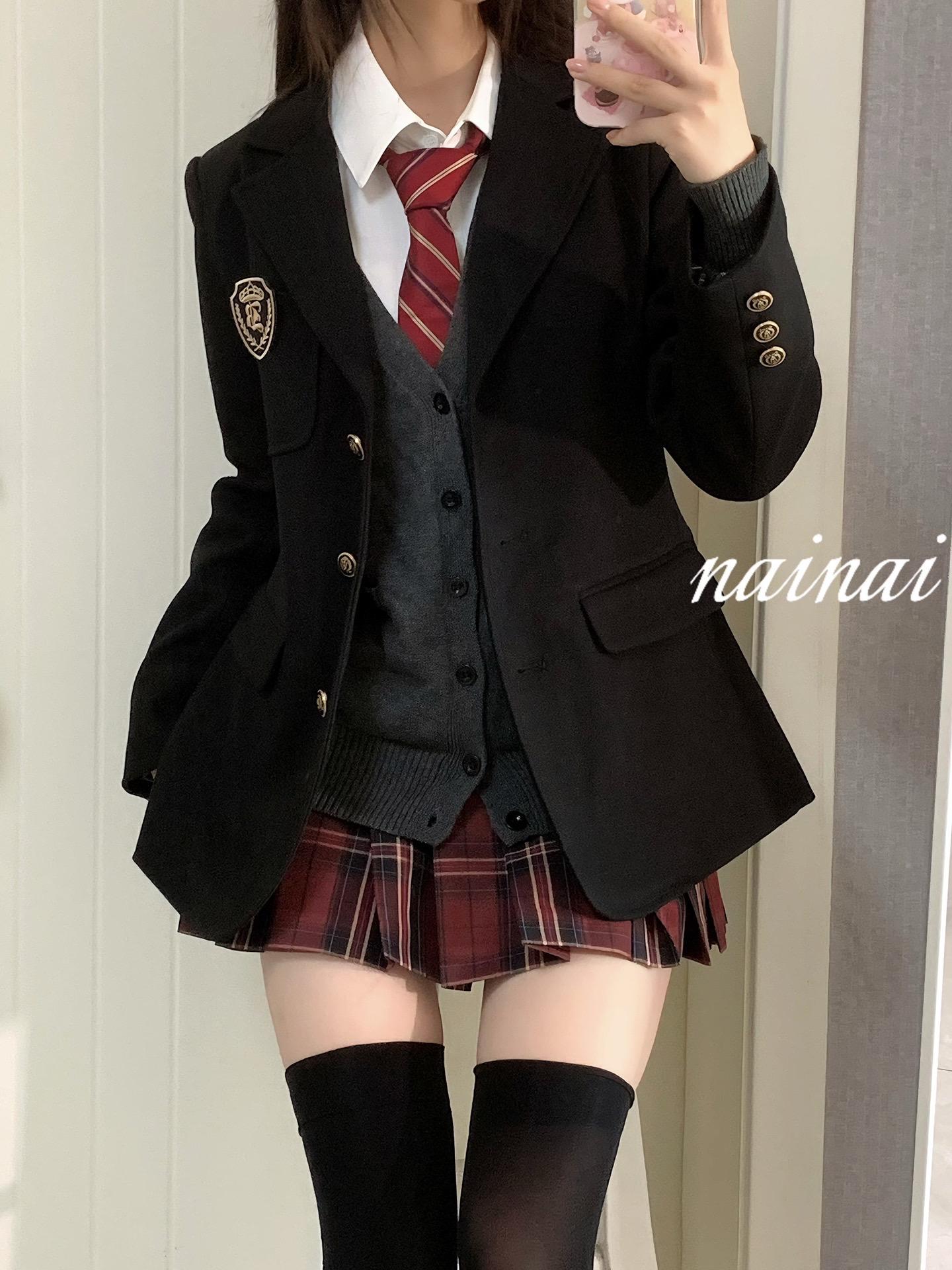 我不允许任何人忤逆这件西服的版型！！！