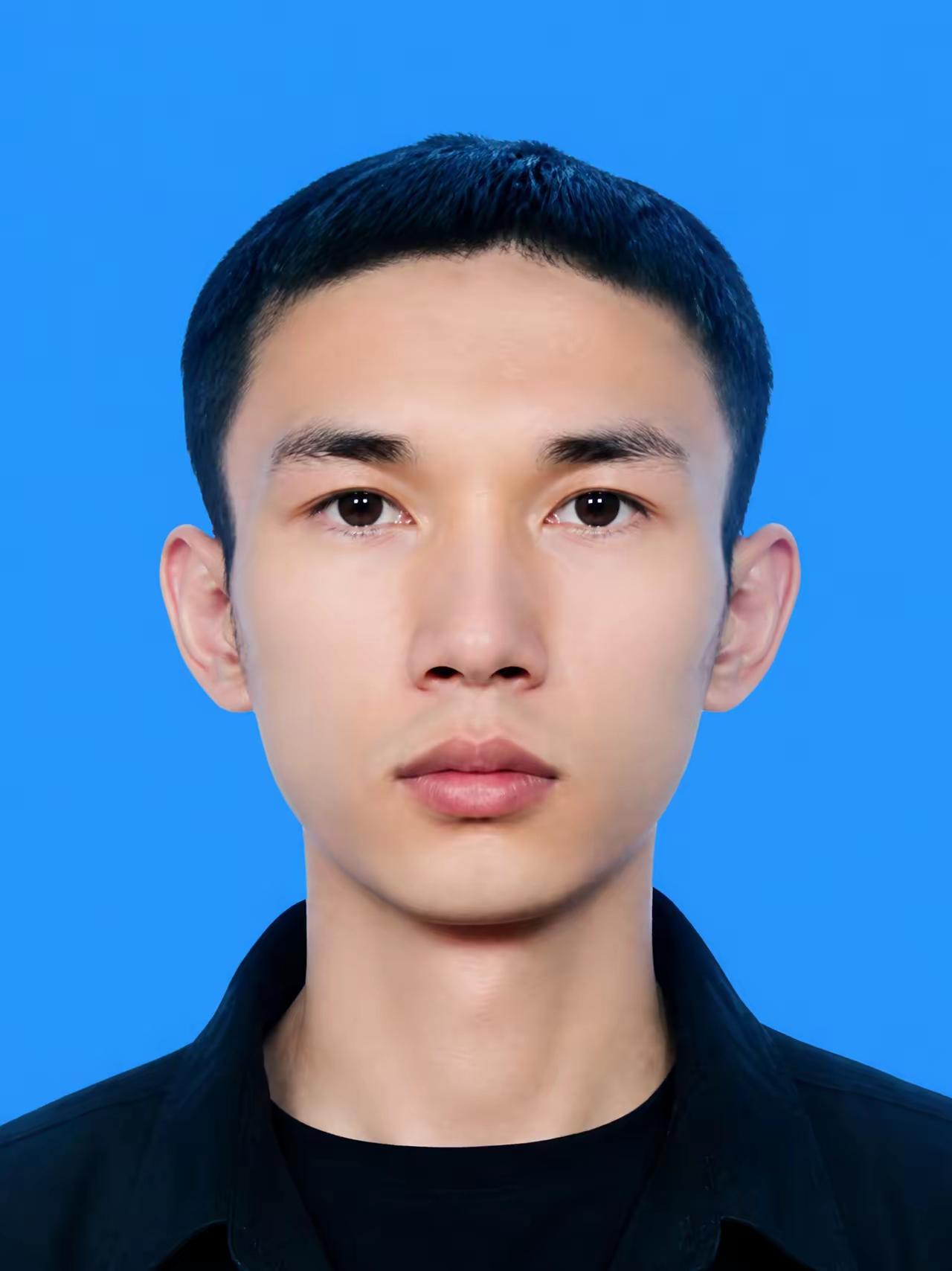 厦门外卖小哥左明清，1996年出生，云南保山人。他怎么也不会想到，2025年