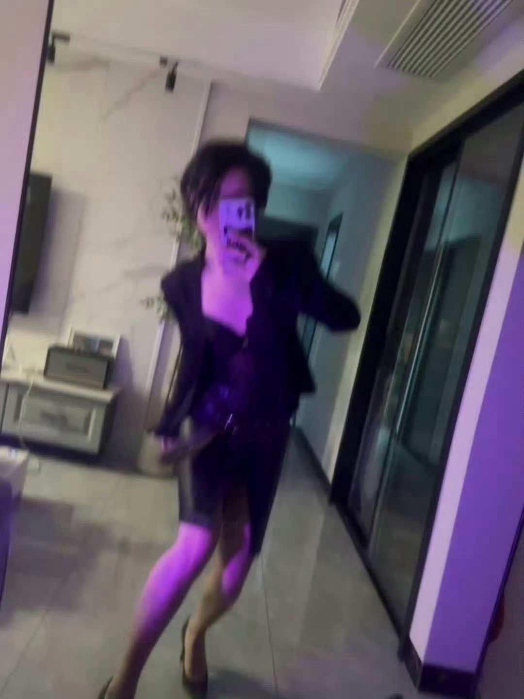我懂得所有的虚伪，但我仍然会真诚。​​​