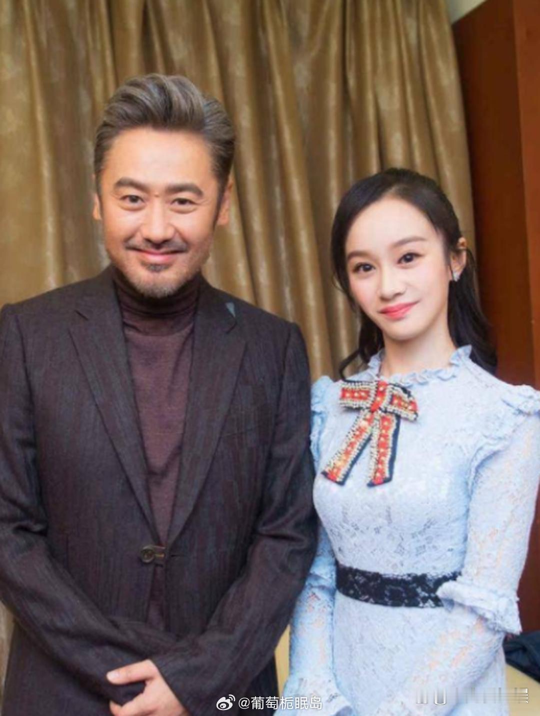 2018年，吴秀波养了陈昱霖足足7年，之后玩腻了厌倦了，便提出分手。陈昱霖索要4