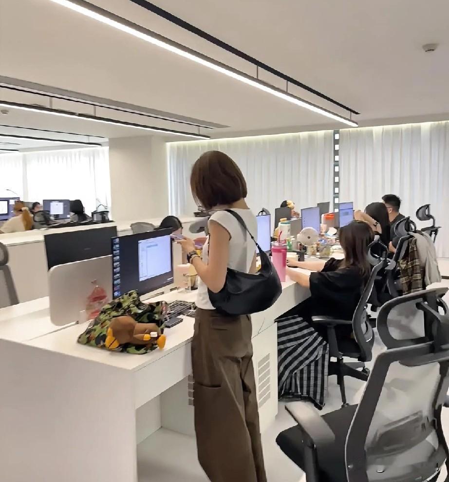 马上又国庆&中秋节了，按照惯例，公司会按照500块/人的标准发放节日福利，一般是
