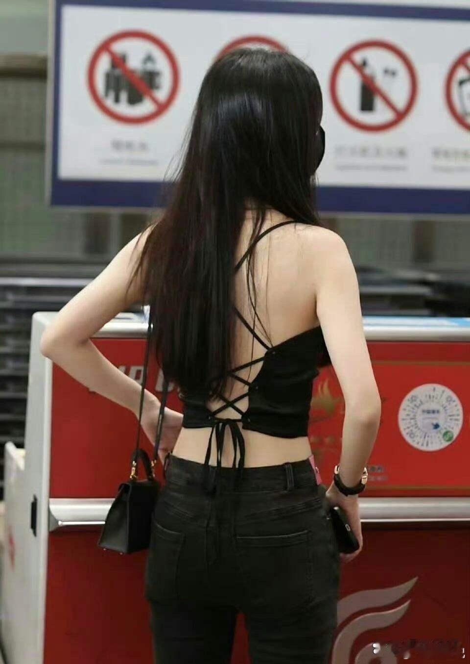 孟子义这衣服夏天穿肯定凉快​​​