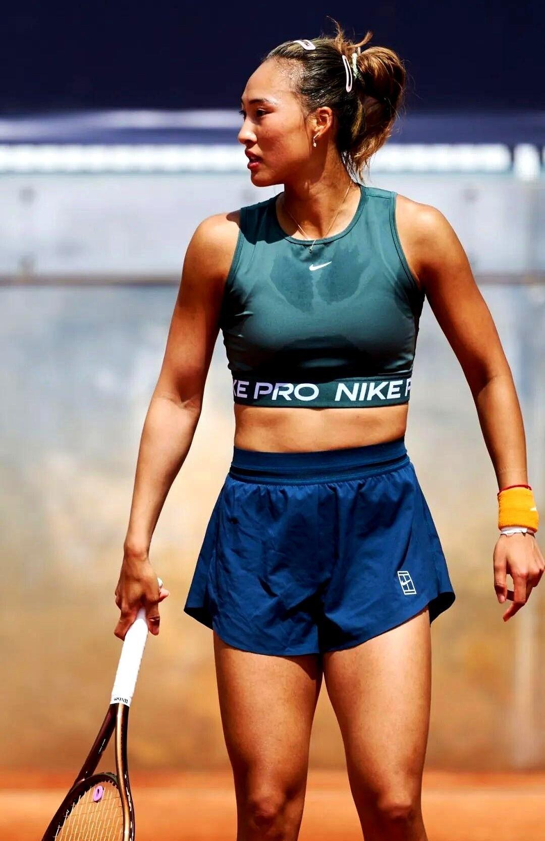 郑钦文前脚刚宣布退出澳网，给出的理由是“状态没到100%”，球迷们还在为郑钦文缺