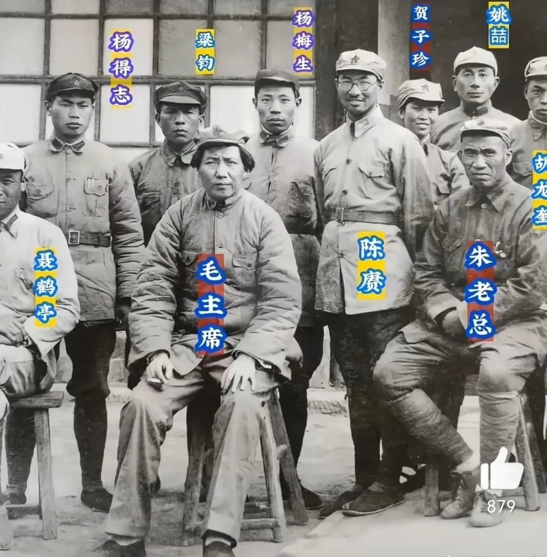 正是这帮衣衫褴褛的前辈们挽救了中国，思想是那个时代最新的，谋略也是那时天下第一的
