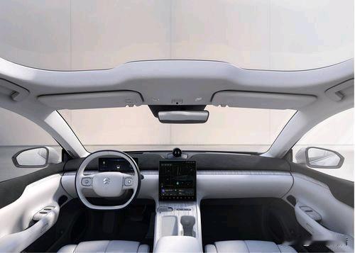 上汽智己LS9：谁适合买、卖得咋样及未来前景上汽旗下的智己LS9，是瞄准3