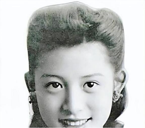 1937年，马步芳娶女红军黄光秀为妾。黄光秀找借口要换伙夫，新伙夫却是她的同袍张