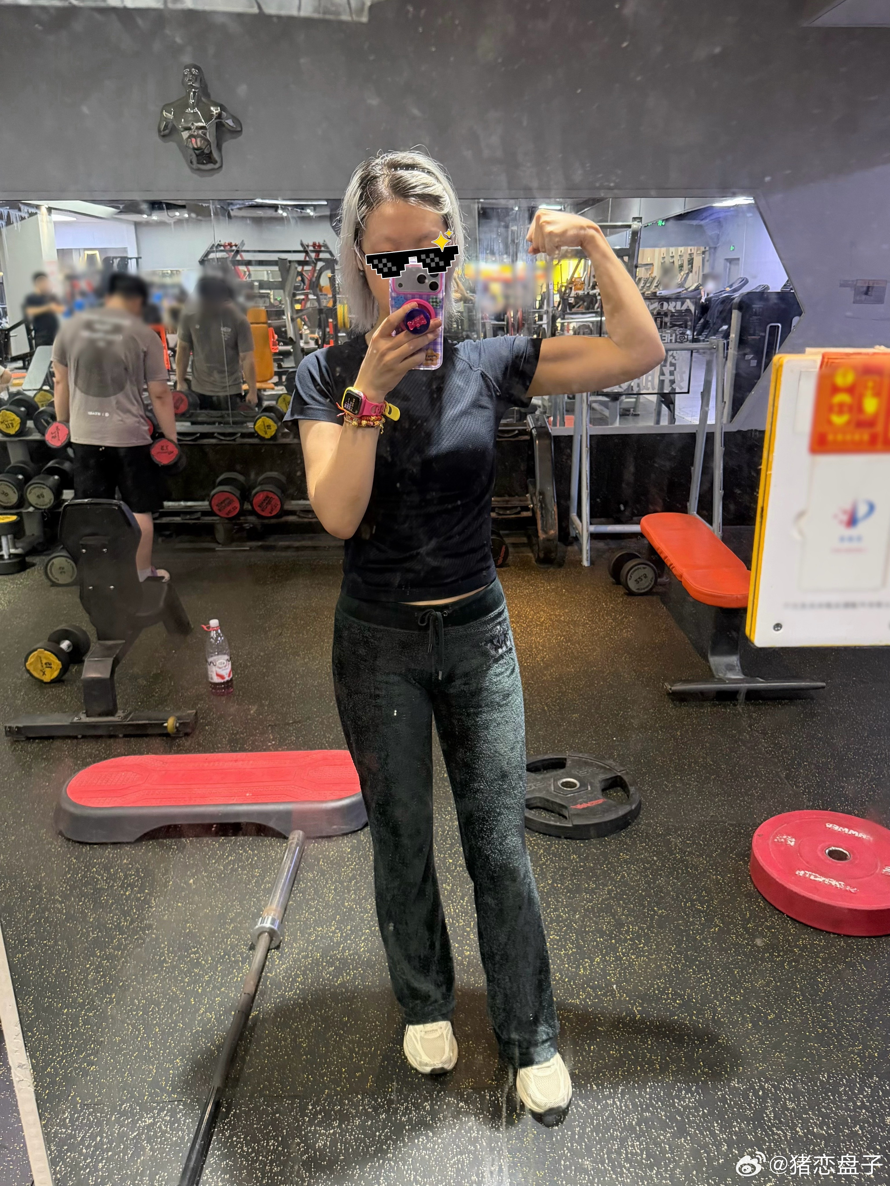 光线保佑肌肉线条训练痕迹全都有​​​