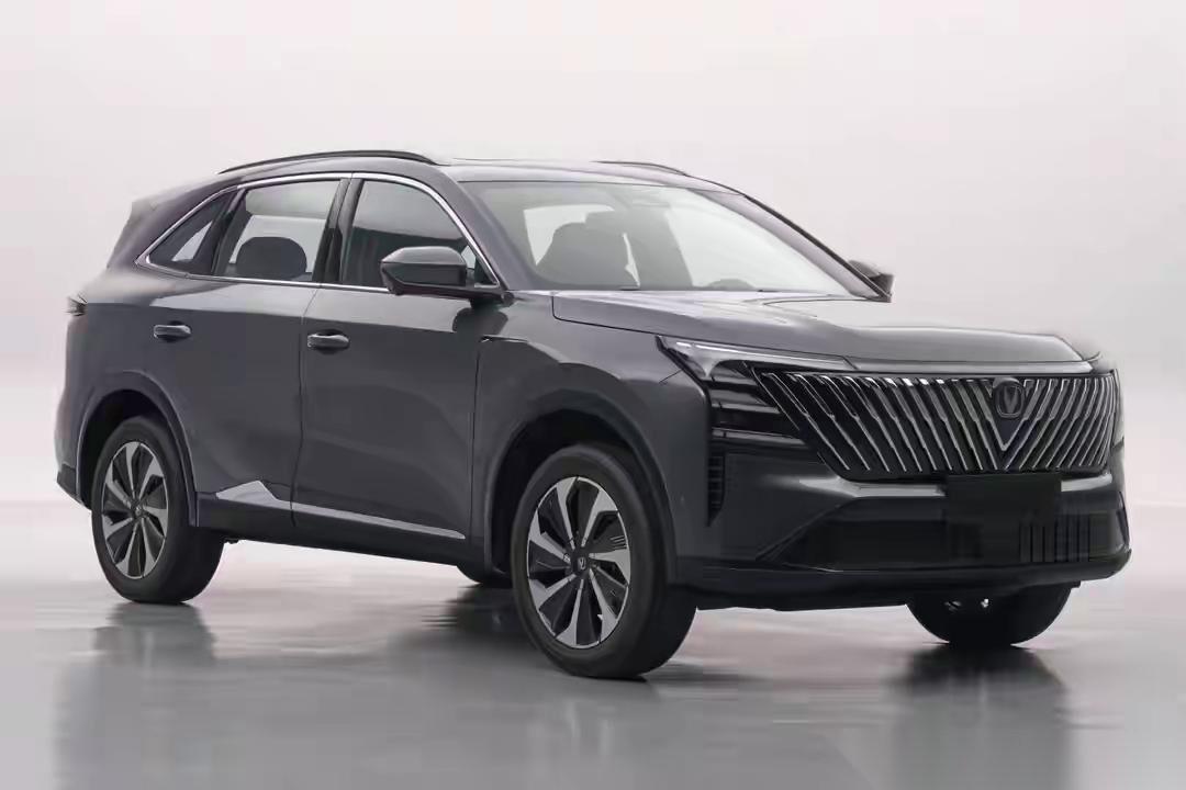 长安刚发布HEV车型，吉利的HEV车型也在路上了。国内不愧为全世界最卷的汽车市场