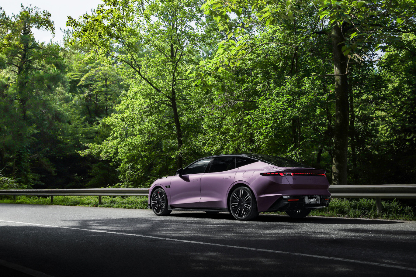 领克10EM-P销量快速突破2万高价值混动轿车首选最近翻车讯时注意到领克10