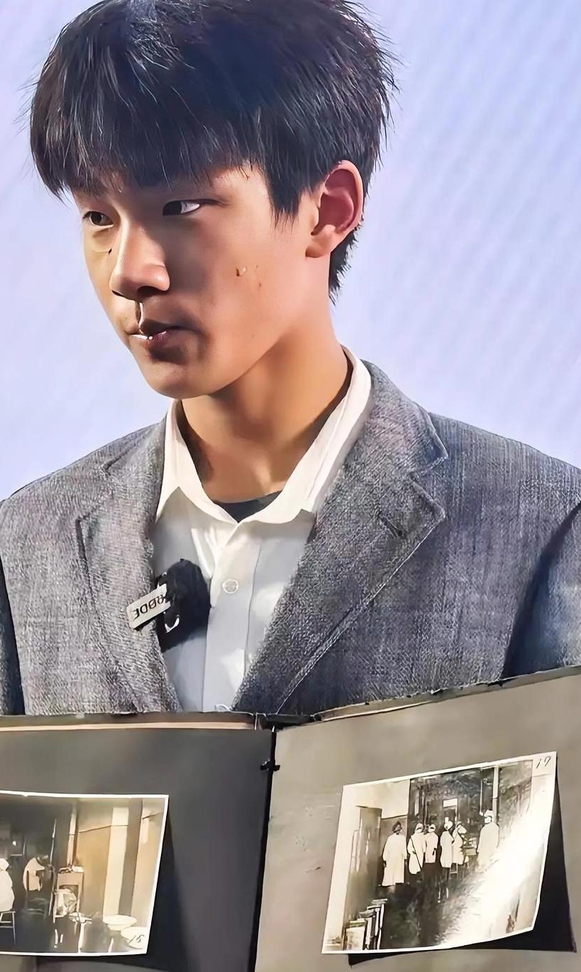 15岁的徐州高一学生于聍鹏，最近成了不少人眼里的“历史守护员”。半年时间里，这个