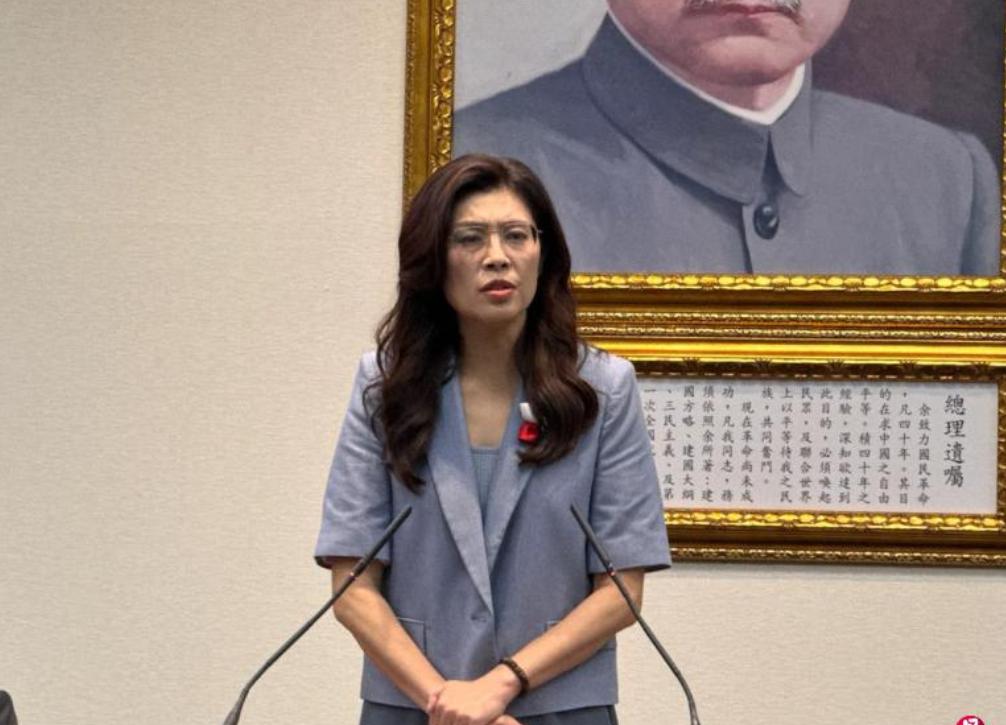 郑丽文于今上午11时召开中外记者会对外说明郑丽文这次把话说得明明白白，态度