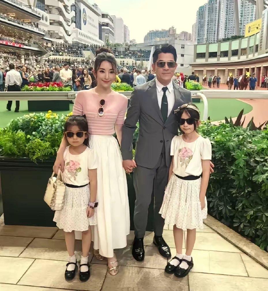 郭富城都60岁了～都没个儿子，不知道会不会遗憾！估计想生也生不了吧！风流了一辈子