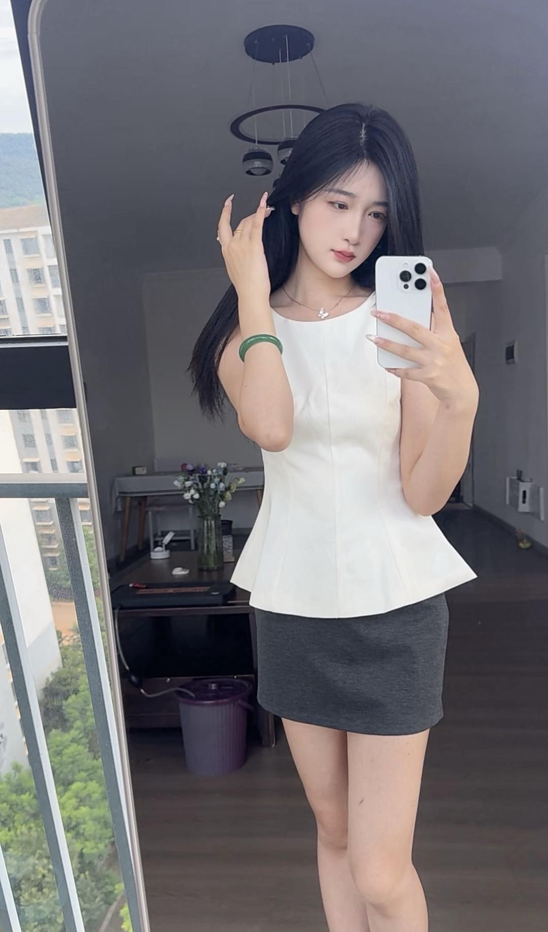 女生如何穿搭看起来时尚更有品味呢