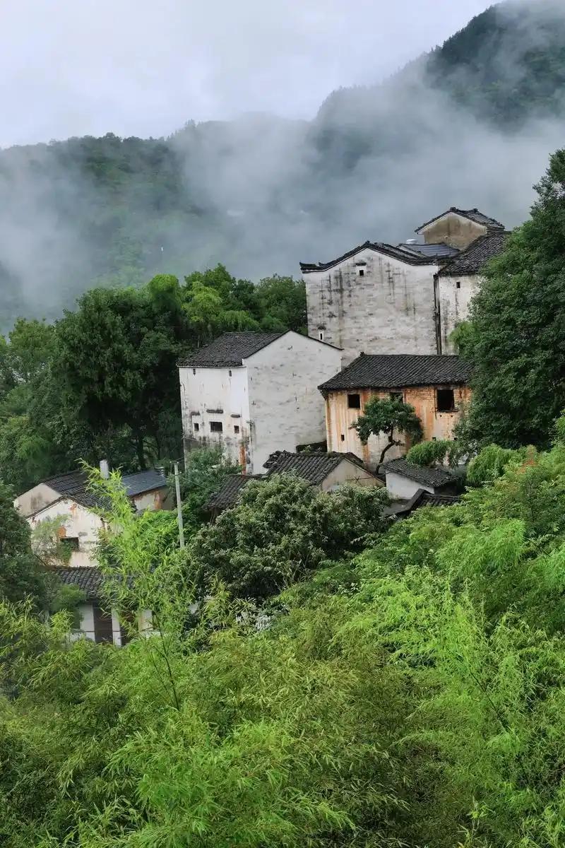 如果发生战争躲在山里安全吗？这么说吧，逃山者能十存七八，但逃湖者只能十存一二。往