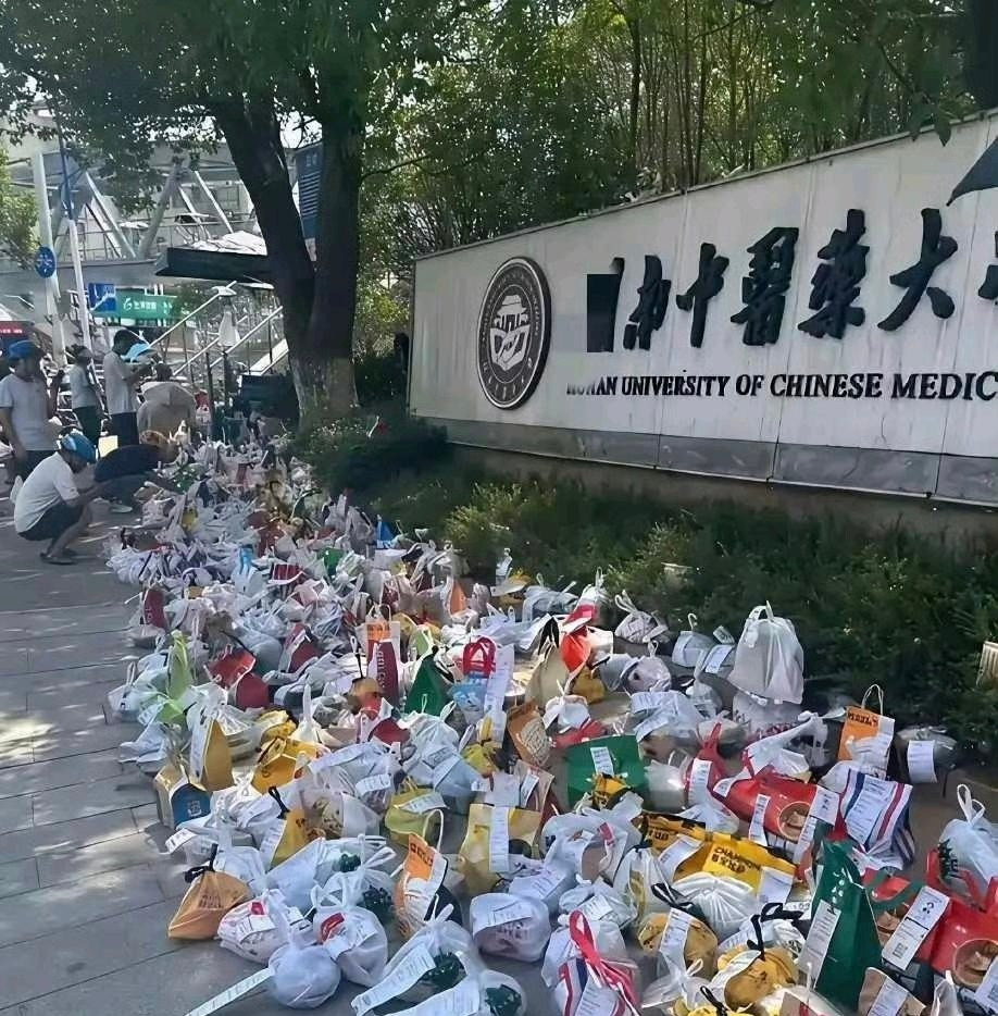 我就想不通了，这可是医学院的学生啊