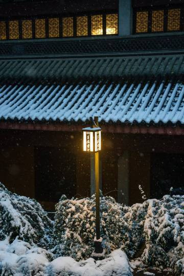 人生有三得：即沉得住气，弯得下腰，抬得起头。——易中天