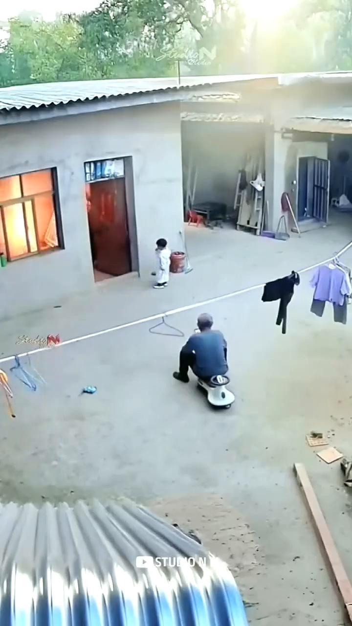 啊哈。