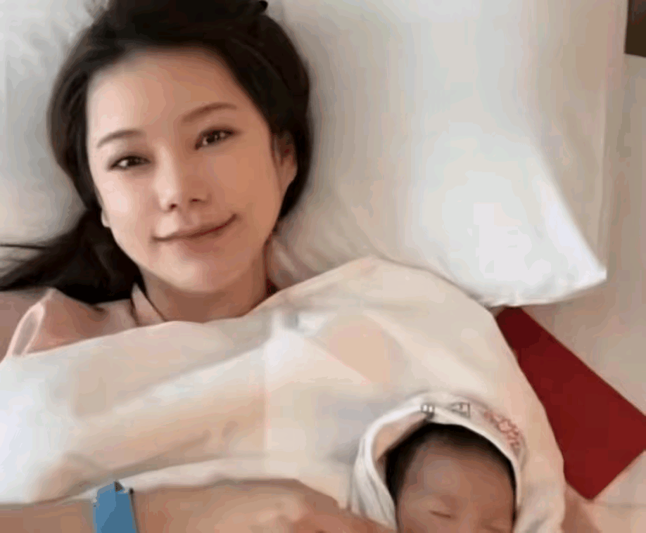 小菲家的新娃，姓什么，有点意思汪小菲和马筱梅，生了个娃，大家都很高兴，这可真是