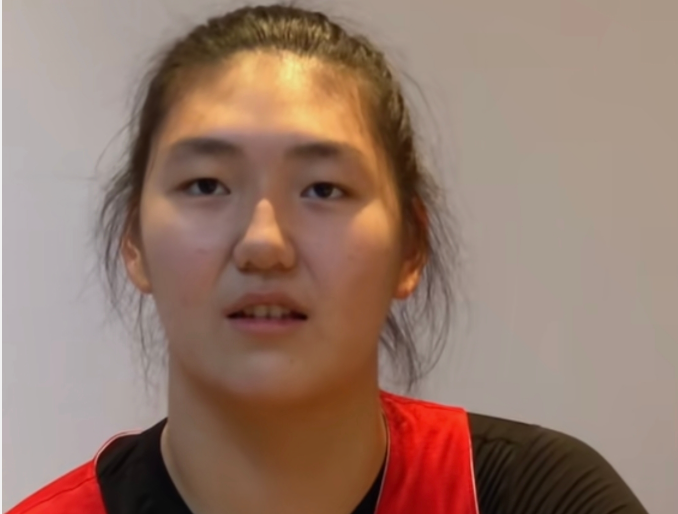 大白话！张子宇谈李月汝缺席女篮世界杯:“毫无疑问，这不是月汝姐的错，她是整个事件的受害者，她跟大家一