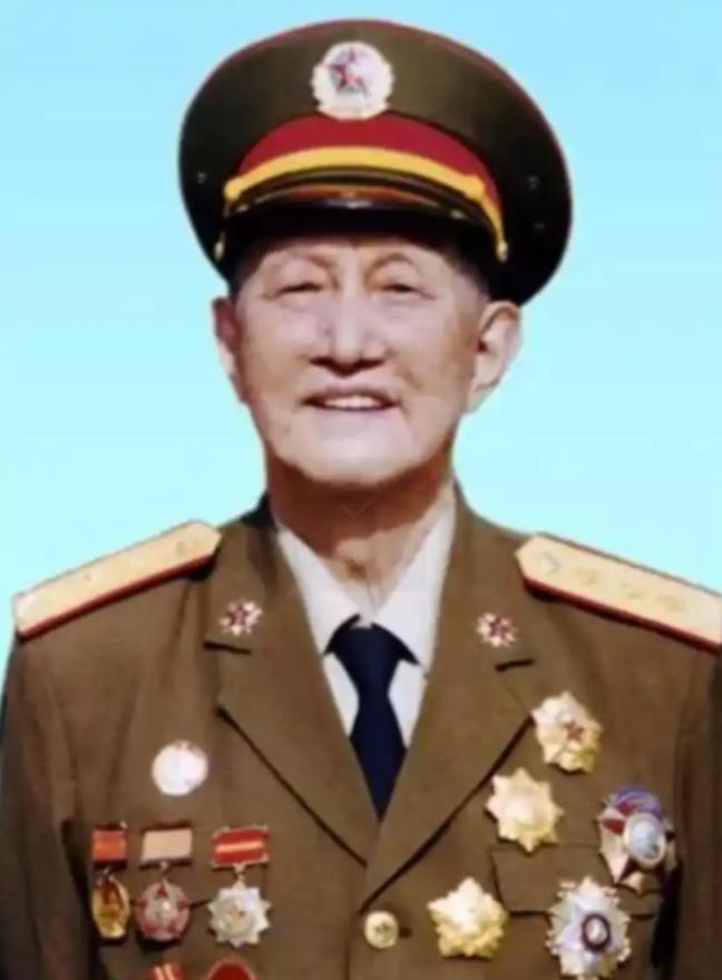 1960年，洪学智担任吉林农机厅厅长，有一个处长刚见面就抱怨：“你怎么来得这么晚