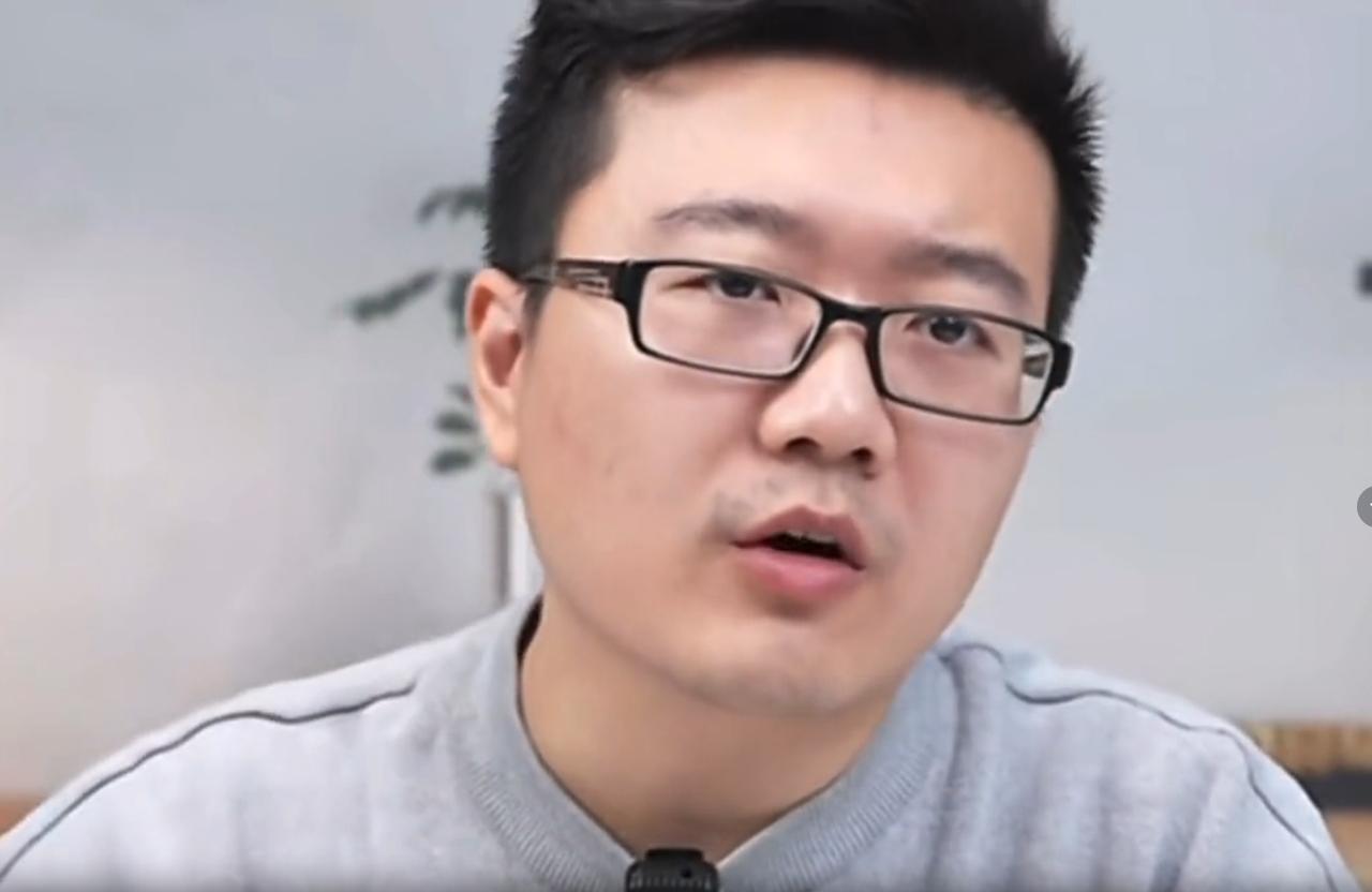 为什么莱维说：世界杯是蒯曼的一道大槛？因为蒯曼是去年的亚军，也意味着4月份，