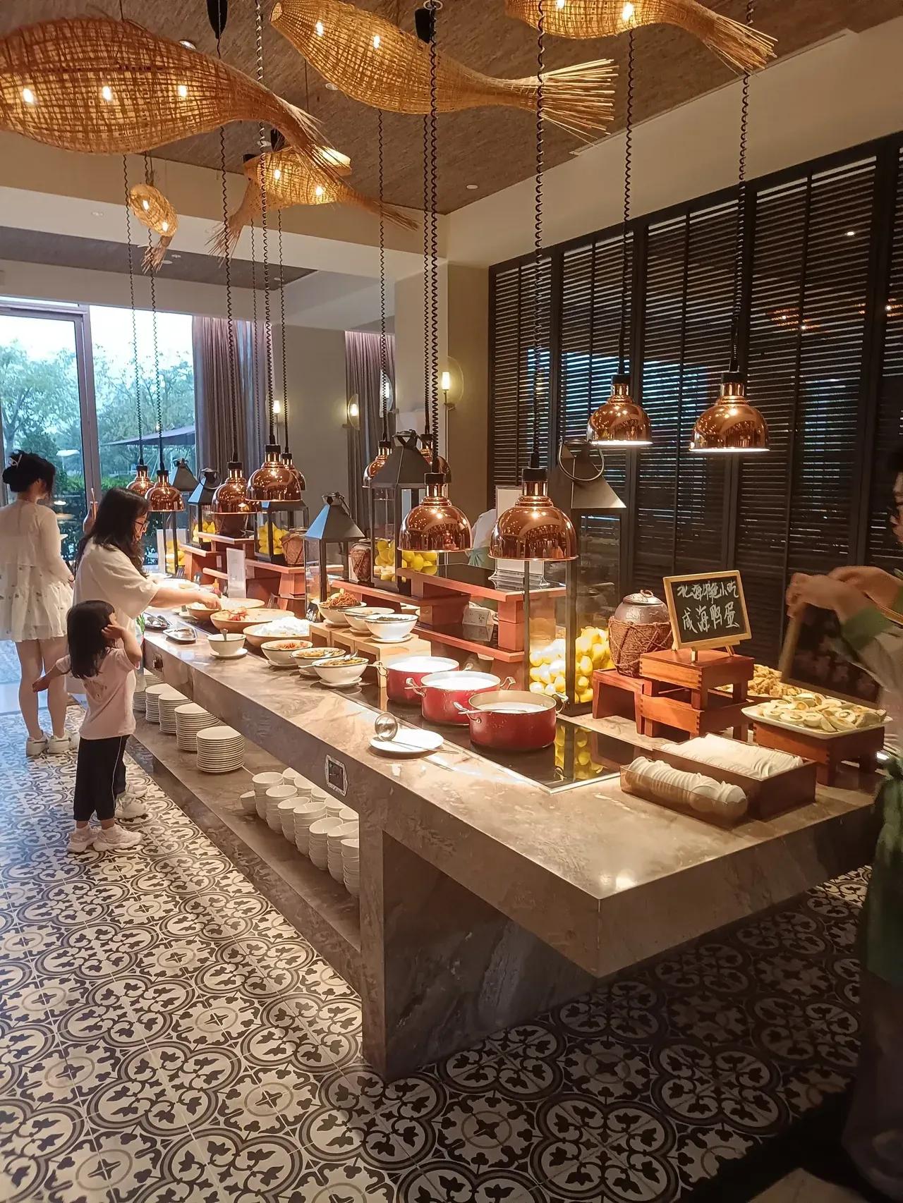 这星级酒店的自助餐太好了，每天吃早餐就是一种享受，以前总有疑问，为什么有人花那么
