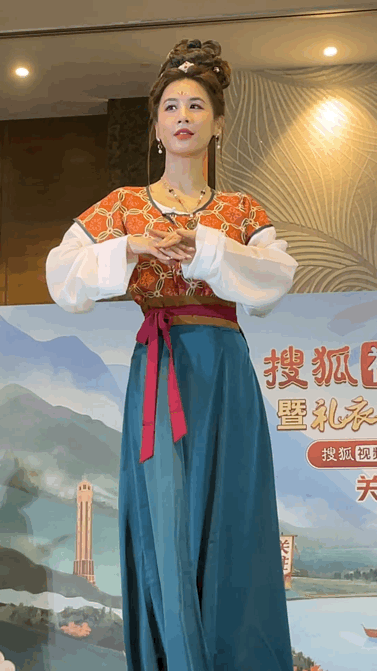 我想看黄圣依再演古装但不是这种这个妆发的确有点给姐姐的颜值拖后腿了，还是以前的