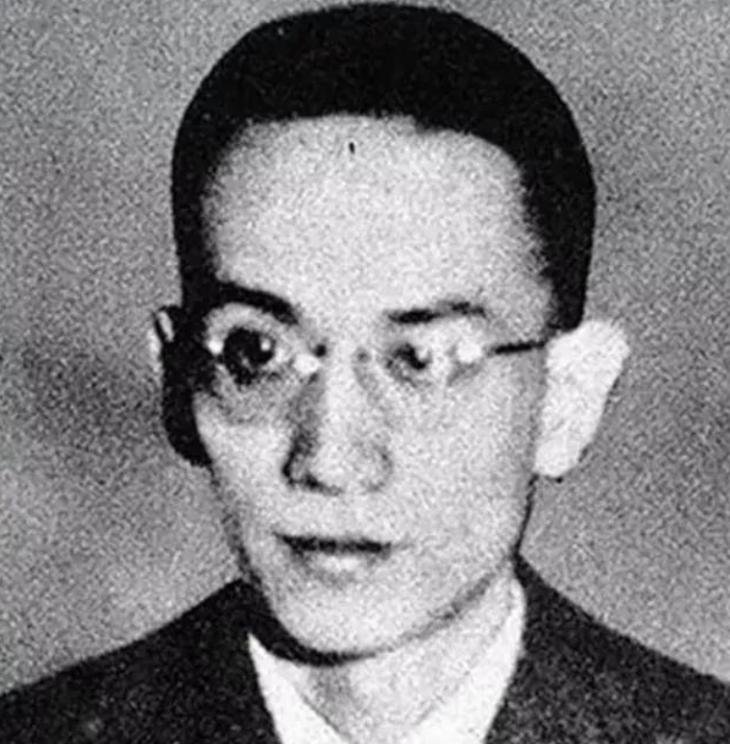 1946年，日本投降一周年，上海江湾刑场处决十六名汪伪汉奸，其中最引人唾弃的，是
