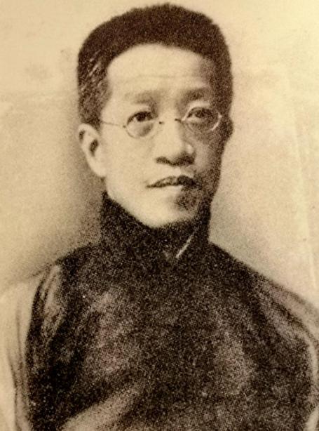 1929年，章太炎到杭州楼外楼吃饭，碰到了蒋介石和宋美龄，双方见了面也不打招呼，