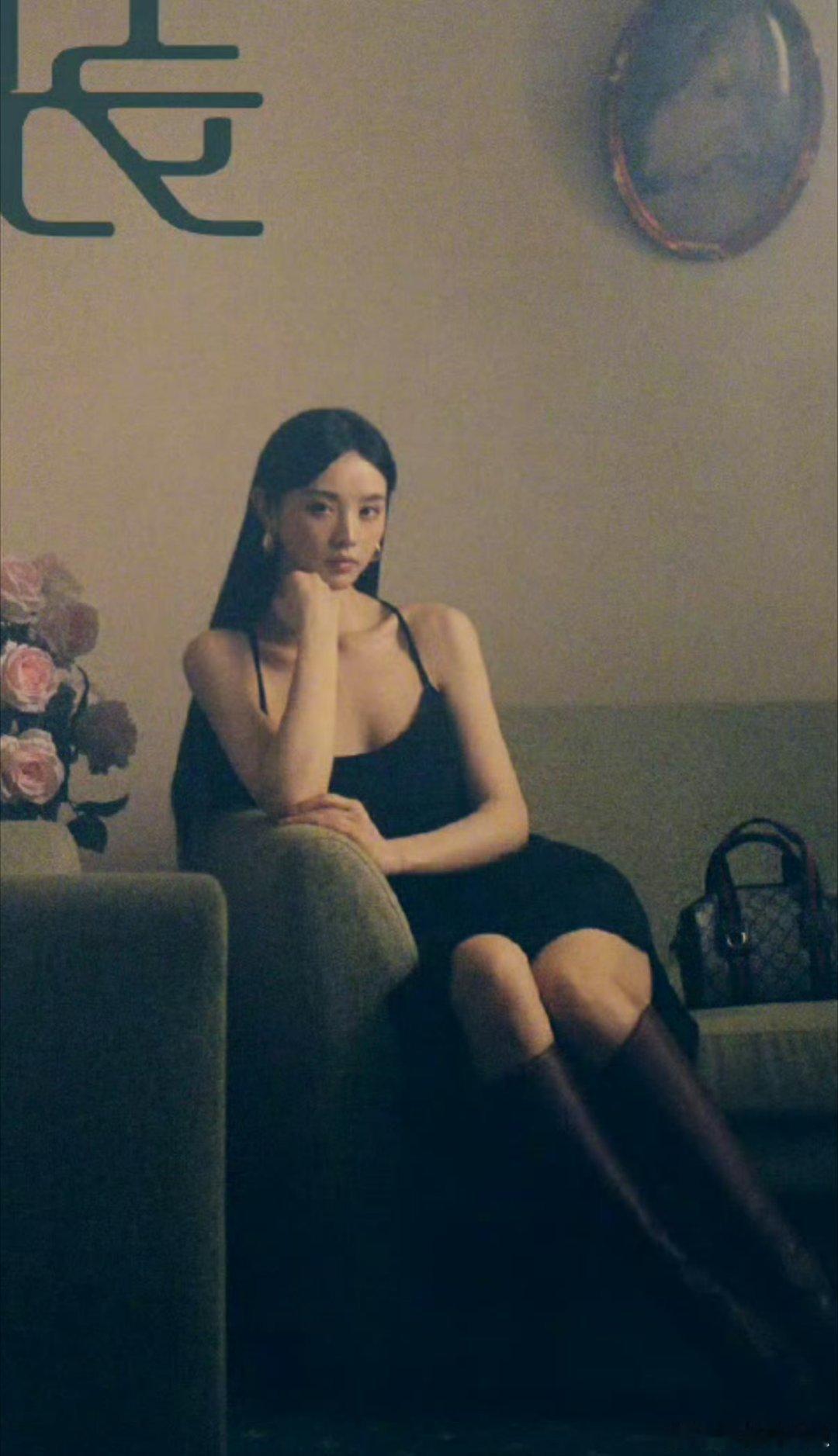 对么，恶女风格才适合你，装出来的甜妹很违和啊[笑着哭]​​​
