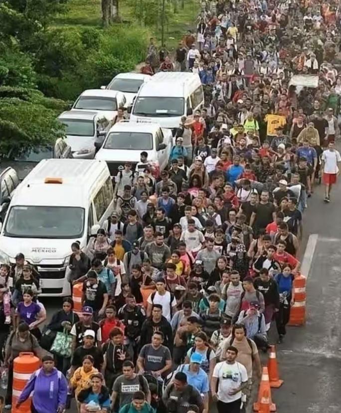 为什么美国富豪不移民中国，中国有钱人却扎堆冲美国？这个问题戳中了很多人的好奇