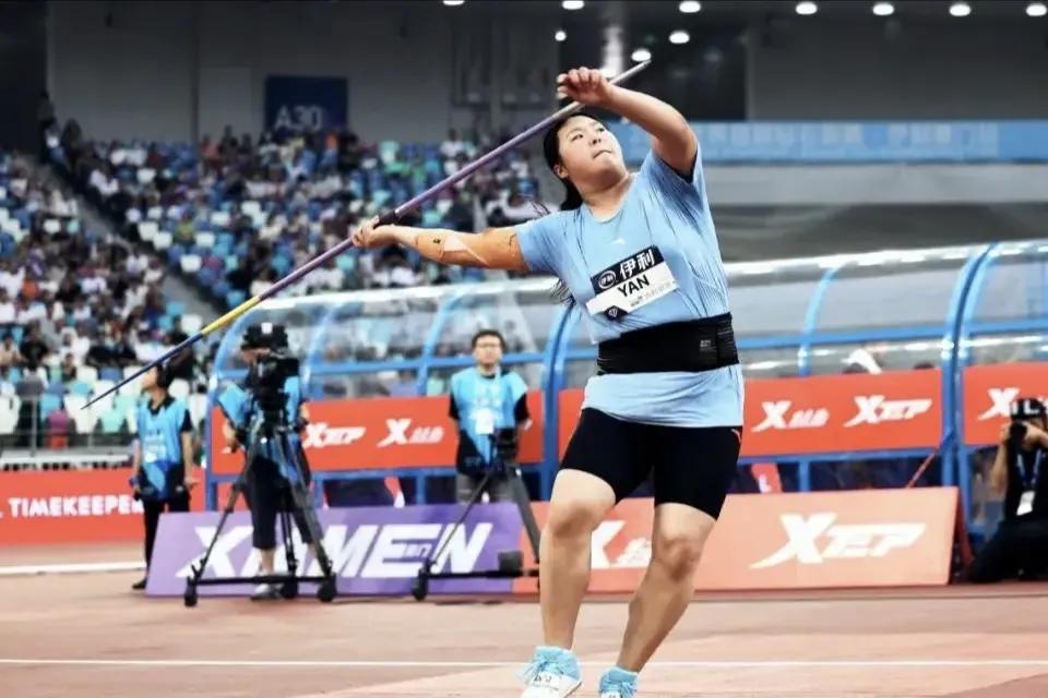 让所有标枪运动员无奈，严子怡两掷锁定胜局，夺得了奥斯陆站冠军严子怡拿下奥斯陆