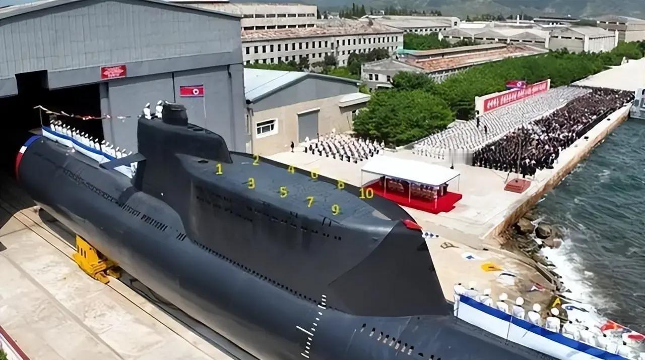 俄罗斯疑似给朝鲜运核潜艇“心脏”的船，在地中海没了。这艘叫“大熊座号”的货