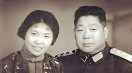 1949年，陈赓带着“妹妹”来到陈锡联的指挥部，陈赓说：“胖子！你看我妹好不好看