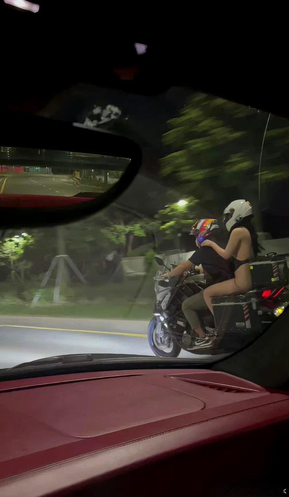 风好大啊！衣服