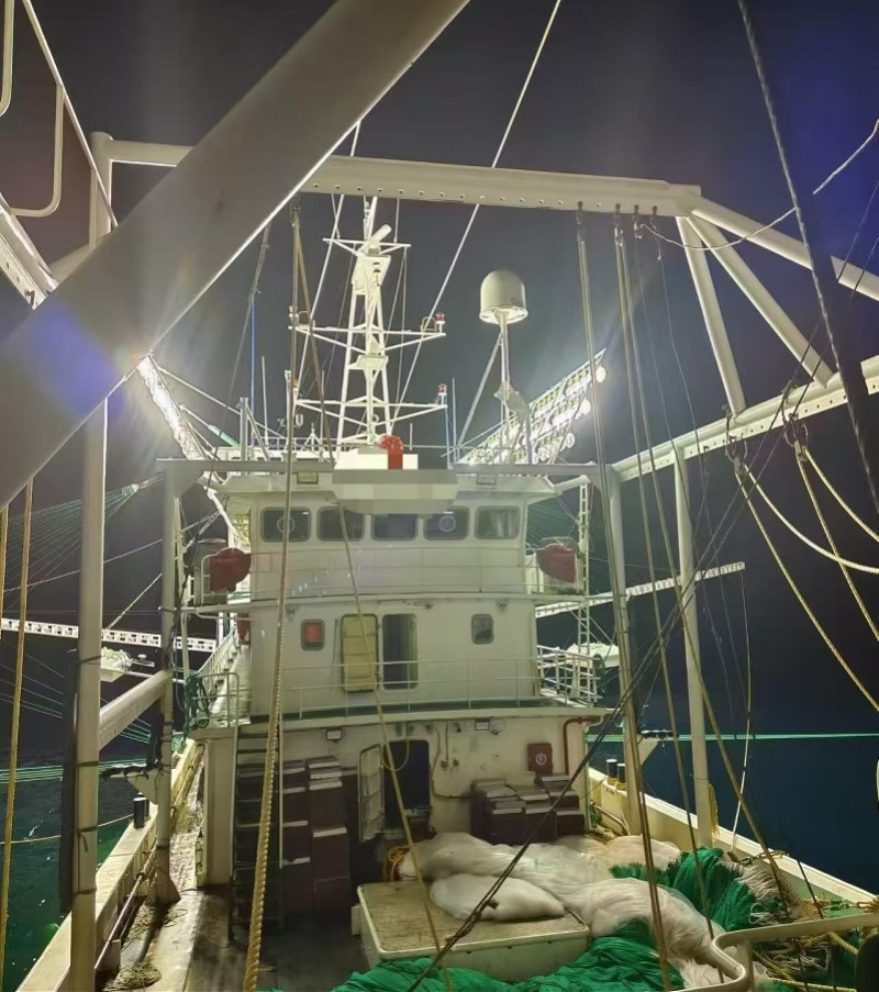 #远洋船员持菜刀砍杀船长后分尸抛海#【#远洋渔船船长公海遇害细节曝光#！凶手持刀