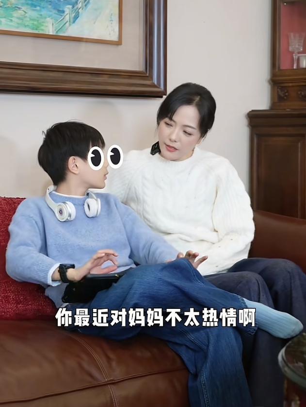 汪涵5岁女儿首度曝光！网友长沙偶遇，这细节藏不住了…长沙某国际学校门口，一道