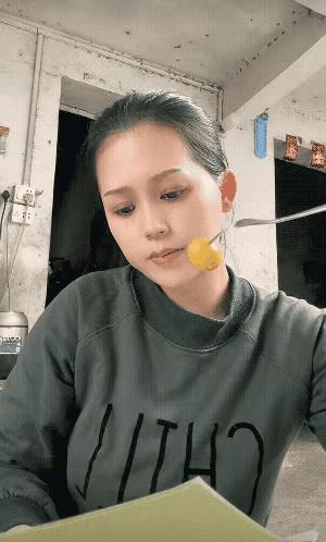 差点就相信了，美女连自己都骗!#眼神里全是演技##演得精彩#