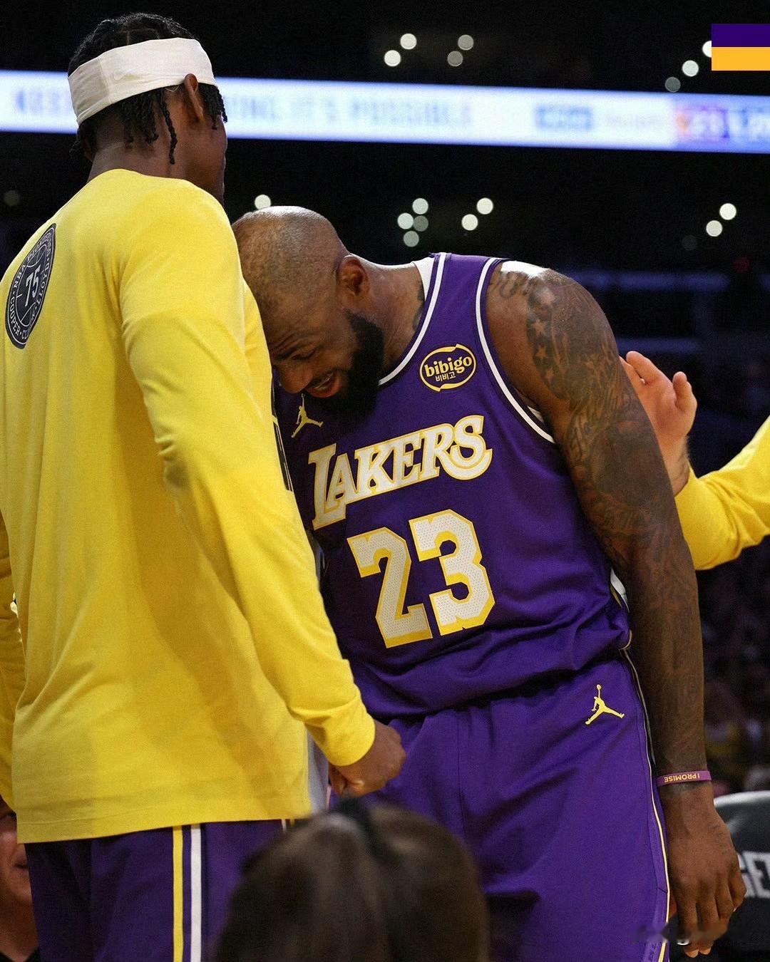 老小孩！范德彪谈老大哥詹姆斯：“勒布朗是极为伟大的球员。”“这是大家都知